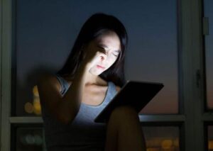 thoi quen co hai cho mat